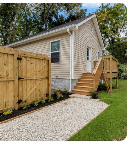 Fence line and exterior view at 804 N Moore Road in Chattanooga