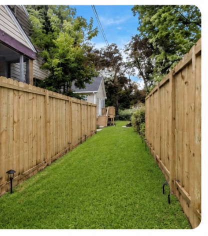 Side yard and house line at 804 N Moore Road in Chattanooga