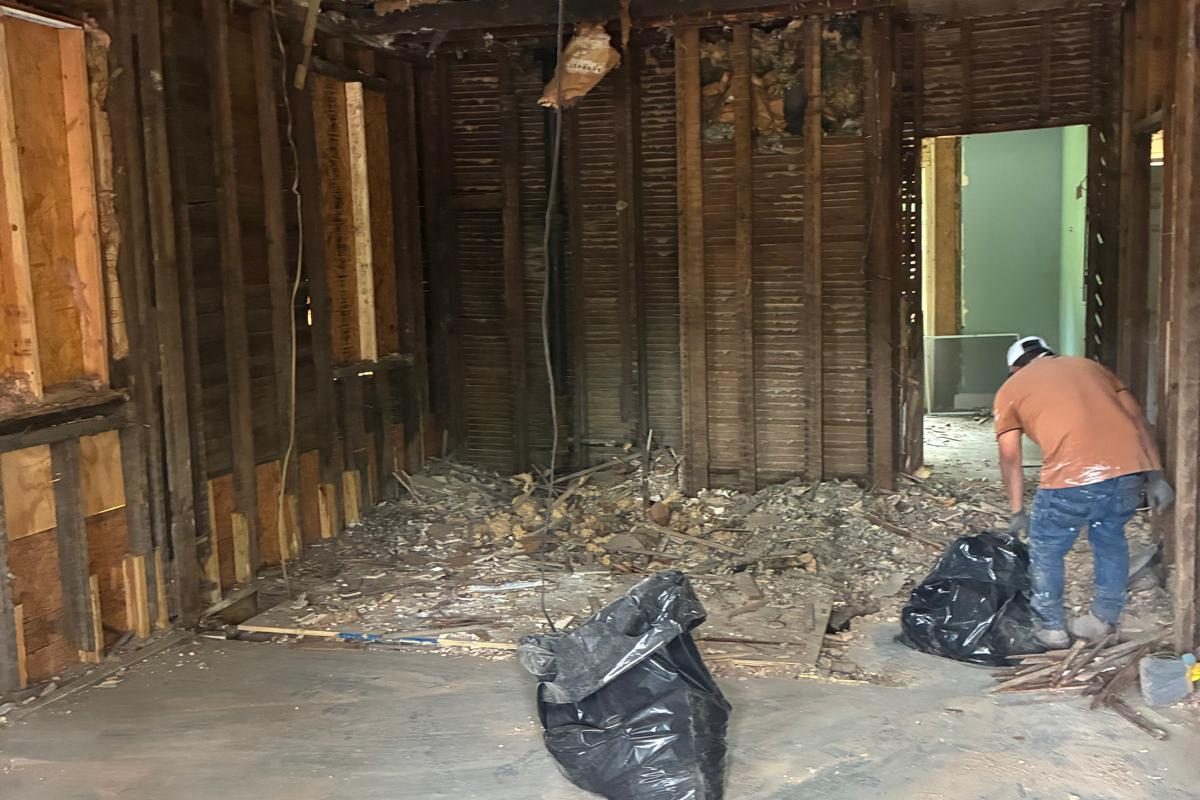 Kitchen before interior upgrades in Chattanooga home